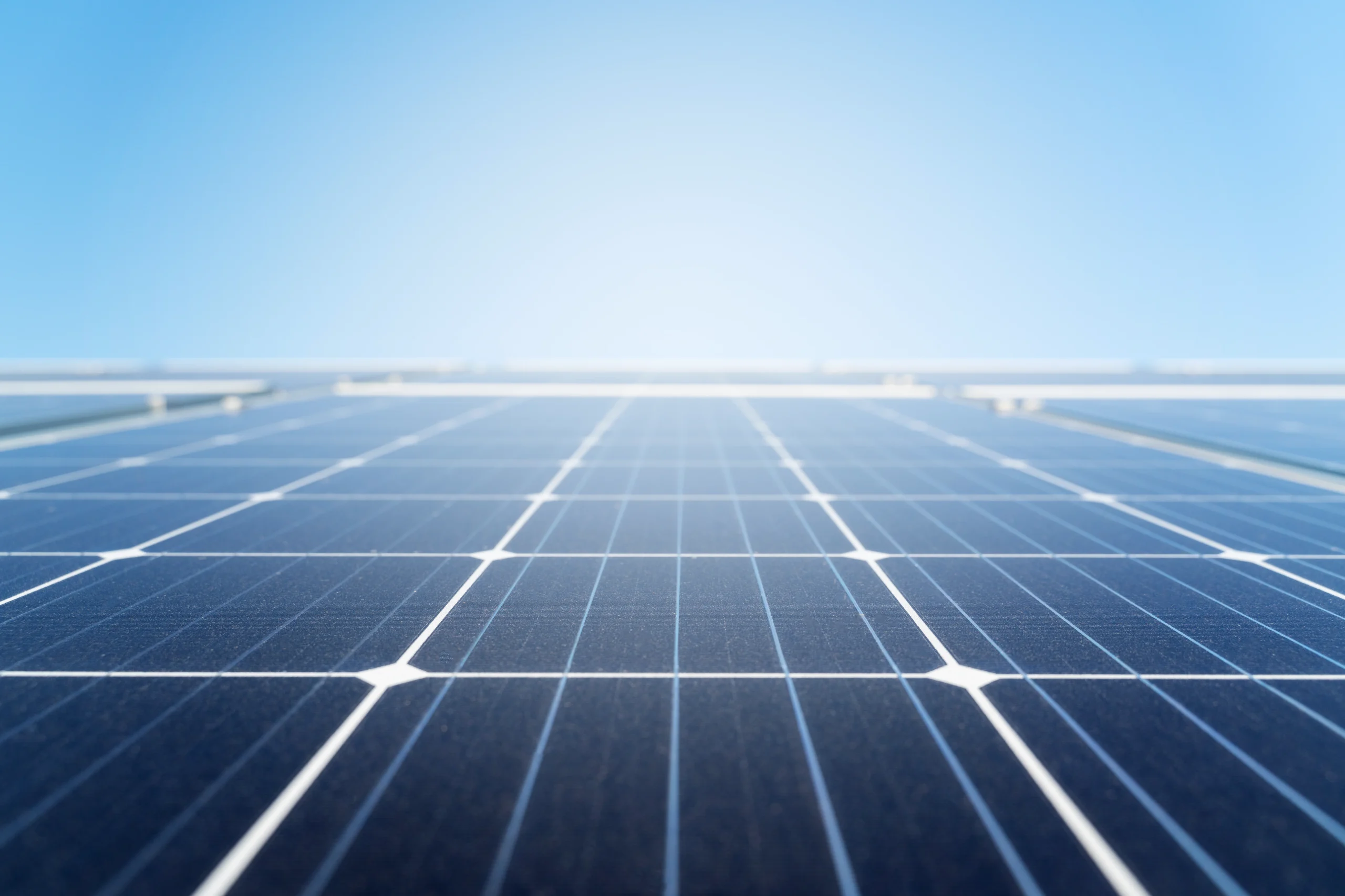 beautiful-alternative-energy-plant-with-solar-panels