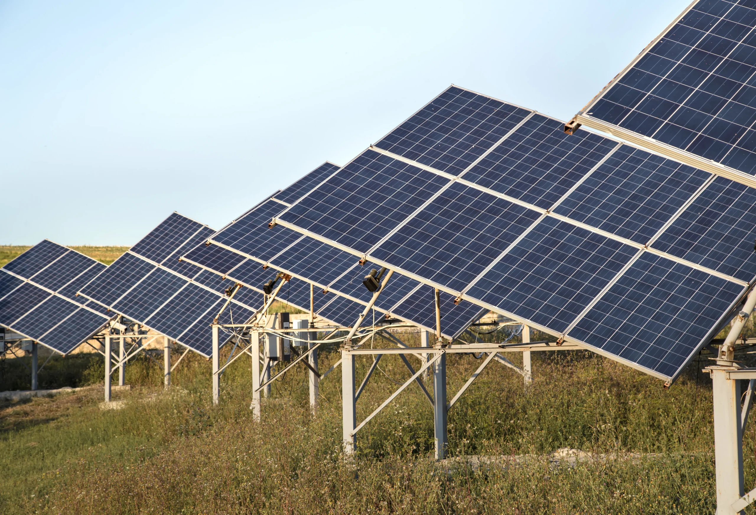 Choosing the Best Wiring Method for Commercial and Industrial Solar Panels