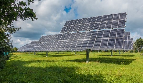 photovoltaic-system-2742302_640